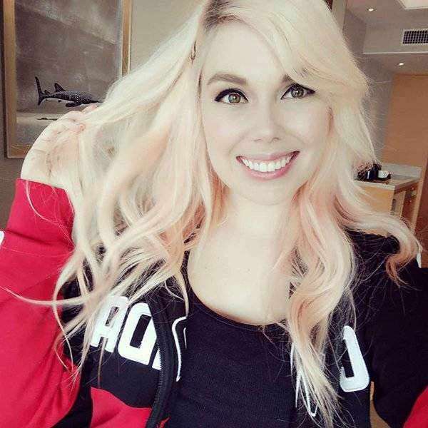 Some Of The Hottest Professional Gamer Girls O